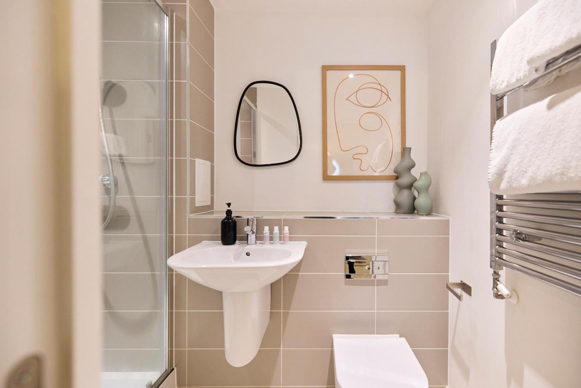 The River Lea Escape - Charming & Bright 2bdr Flat Appartamento *