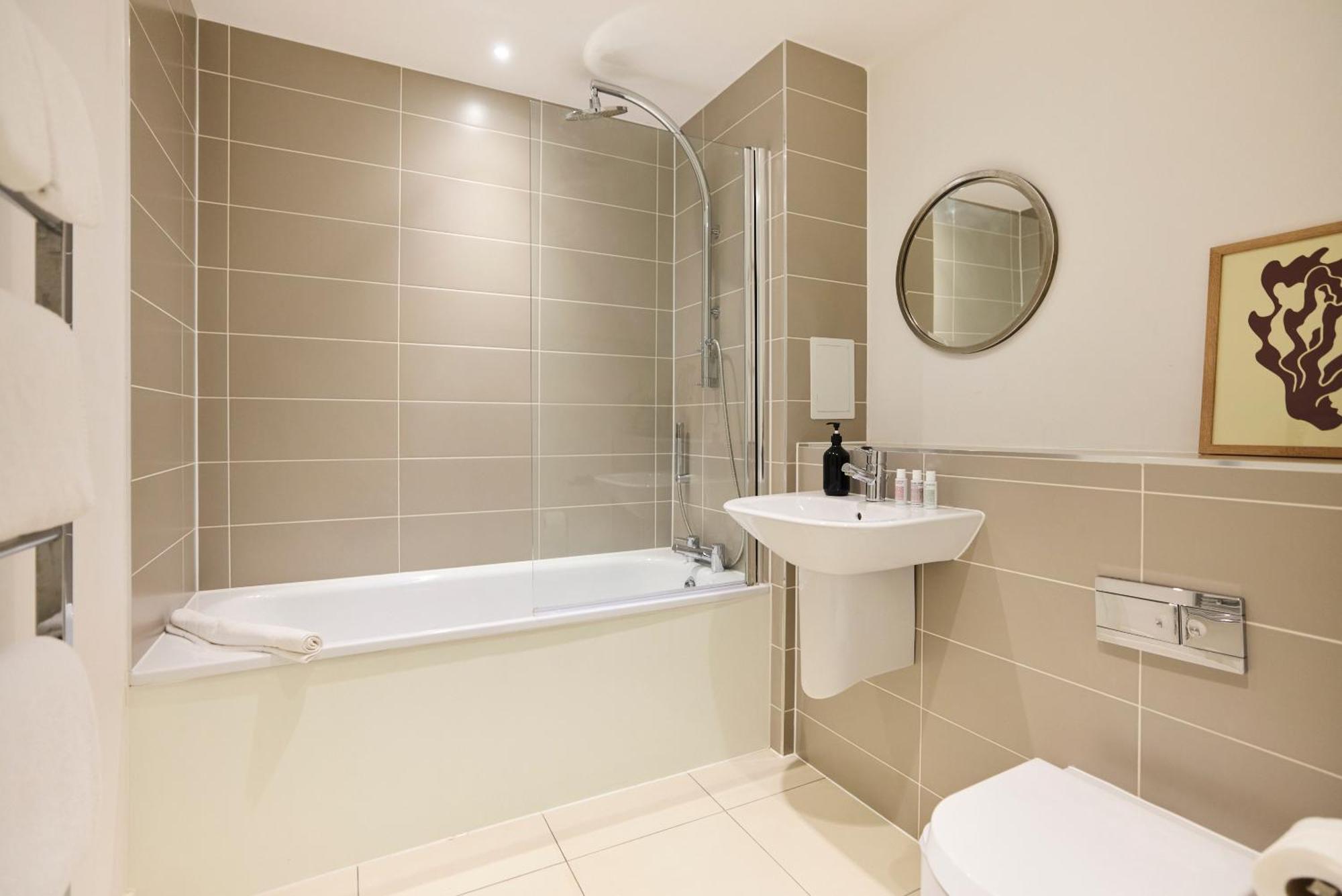 The River Lea Escape - Charming & Bright 2bdr Flat Appartamento Londra